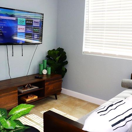 Luxury Studio Suite Close To Tampa Airport ภายนอก รูปภาพ