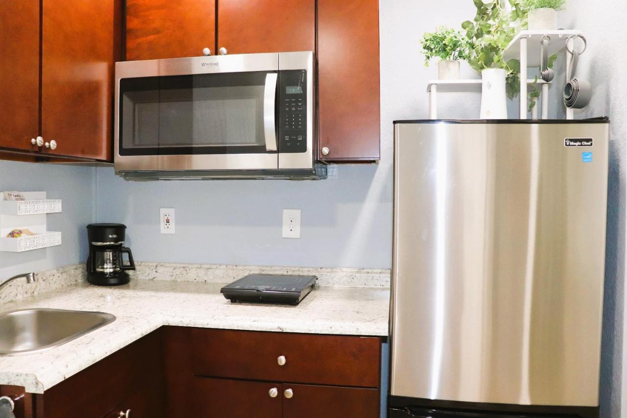 Luxury Studio Suite Close To Tampa Airport ภายนอก รูปภาพ